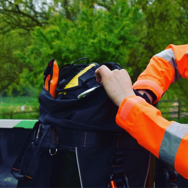 Store all your arb gear in the SENTRY premium rope bag. Designed with practicality and durability in mind.  🎞 Hit the link in our bio to find out more!  #harkie #harkieglobal #rope #arborist #arboristsofinstagram #arboriculture #forestry #treesurgeon #treesurgery #treeclimber #treecutting #climbing #treecare #outdoorlifestyle #arbgear #arblife #outdoorclothing