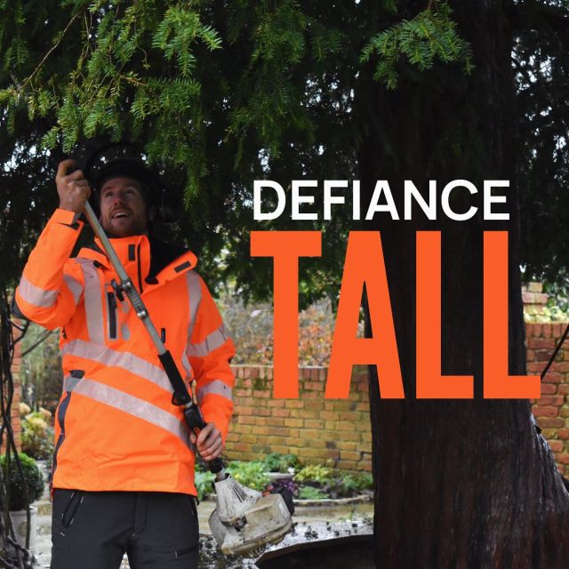 Calling all tall guys 📣  Get a better fit with the Defiance Tall!  🔗 Get your perfect fit by clicking the link in our bio  #harkie #harkieglobal #harkiesmock #rope #arblife #arboriculture #arbgear #climbing #treesurgeon #arboristsofinstagram #arborist #forestry #treesurgery #climbingarborist #arboristgear #waterproof #waterproofclothing #ppe #outdoorclothing