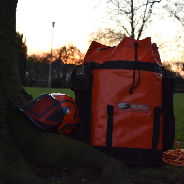 Looking for a tough, practical and durable bag for your ropes?  The Champion is a great choice for demanding use, featuring internal support to keep the bag upright, and is built for comfort with padded carry handles and shoulder straps. 🌦️👊  🔗 To read all about the Champion's many features and to compare with other bags in our range, click on the link in our bio.  #harkie #harkieglobal #rope #arborist #arboristsofinstagram #arboriculture #forestry #treesurgeon #treesurgery #treeclimber #treecutting #climbing #treecare #outdoorlifestyle #arbgear #arblife #outdoorclothing