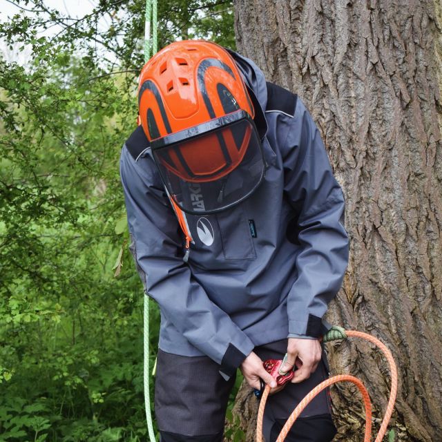 Stay warm & dry during April showers 👊💧💧with the DEFIANCE waterproof. Available in grey or hi vis orange, jacket or smock.  🔗 Browse through our range of waterproof clothing by hitting the link in our bio  #harkie #harkieglobal #harkiesmock #arblife #arboriculture #arbgear #climbing #treesurgeon #arboristsofinstagram #arborist #forestry #treesurgery #climbingarborist #arboristgear #waterproof #waterproofclothing #ppe