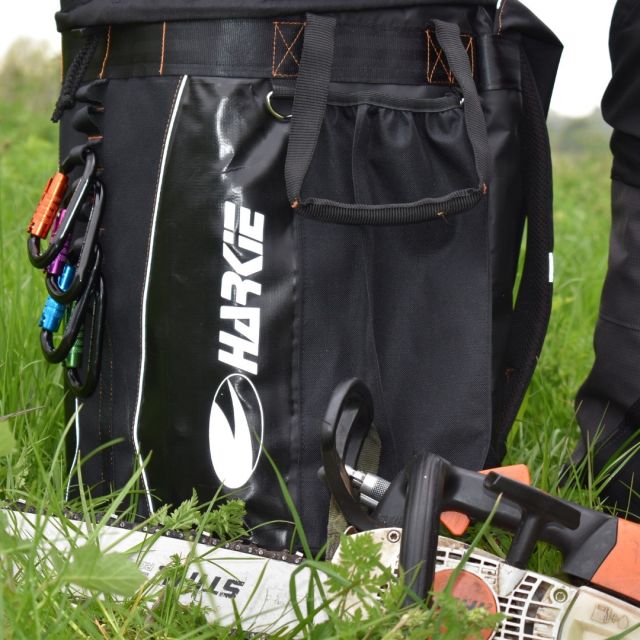 The Harkie Sentry backpack is a stylish yet highly functional, extremely durable premium rope bag, designed and built to exceptionally high specifications.
🧡💪 🖤

The Harkie range of rope bags were originally designed for the tree surgery market where durability and functionality are key, however have proved their worth for a number of applications in many other industries, for carrying a wide variety of ropes or gear. 

🔗 Find out more by hitting the link in our bio. 

#harkie #harkieglobal #rope #arborist #arboristsofinstagram #arboriculture #forestry #treesurgeon #treesurgery #treeclimber #treecutting #climbing #treecare #outdoorlifestyle #arbgear #arblife #outdoorclothing #ropebag