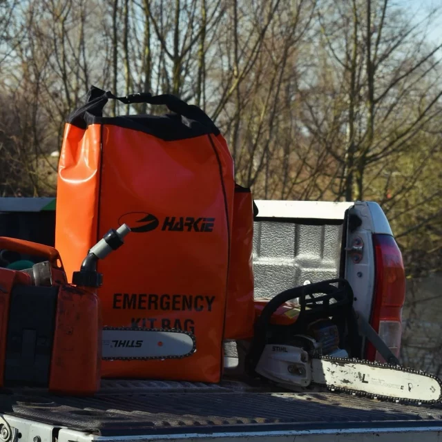 Have you thought about getting an Emergency Kit? 🚨

It’s a very useful piece of kit to keep on your vehicle in case of an incident such as fire, spill or small injury. You can also customise your contents as there is ample room to add more to the bag.

🔗 Read more about the Emergency Kit & its contents by clicking on the link in our bio 

#harkie #harkieglobal #harkiesmock #arblife #arboriculture #arbgear #climbing #treesurgeon #arboristsofinstagram #arborist #forestry #treesurgery #climbingarborist #arboristgear #emergencykit