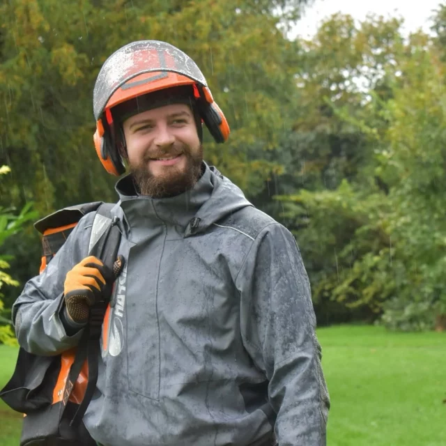 The DEFIANCE keeps you dry in all weathers 🌧️⛈️🌧️⛈️ available in grey for those not requiring a hi-vis. Full zip or smock version.

Class 4:4 waterproofness & breathability 

🔗 Find out more & compare with others in our range by clicking on the link in our bio 

#harkie #harkieglobal #harkiesmock #arblife #arboriculture #arbgear #climbing #treesurgeon #arboristsofinstagram #arborist #forestry #treesurgery #climbingarborist #arboristgear #waterproof #waterproofclothing