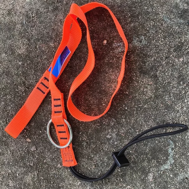 Secure your chainsaw with this neat, adjustable tool strop. Measuring 1.3m. Durable & long lasting. 👊

🔗 Hit the link in our bio to browse through our selection of tool strops 

#harkie #harkieglobal #harkiesmock #rope #arblife #arboriculture #arbgear #climbing #treesurgeon #arboristsofinstagram #arborist #forestry #treesurgery #climbingarborist #arboristgear