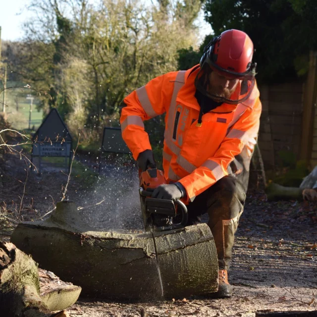 The Defiance waterproof keeps you comfortable and dry whilst you work.

Available in hi-vis orange or grey, in full zip or smock version.

🔗Click the link in the bio for a full list of features and compare with others in our range.

#harkie #harkieglobal #rope #arboristsofinstagram #arboriculture #forestry #treesurgeon #treesurgery #treeclimber #treecutting #climbing #treecare #outdoorlifestyle #arbgear #arblife #outdoorclothing #waterproof #waterproofclothing