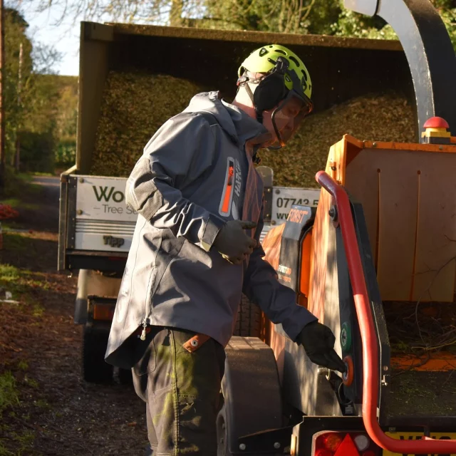 Looking for an arb smock that ticks all the boxes?

Check out the popular DEFIANCE. Extremely waterproof, breathable & stylish 🩶 

🔗 Hit the link in our bio to find out more 

#harkie #harkieglobal #harkiesmock #arblife #arboriculture #arbgear #climbing #treesurgeon #arboristsofinstagram #arborist #forestry #treesurgery #climbingarborist #arboristgear #waterproof #waterproofclothing #ppe