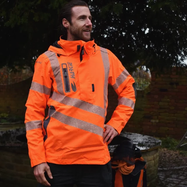 Get winter ready with a DEFIANCE waterproof.

✨Extremely durable
✨Unrivalled waterproofness & breathability 

Available in orange or grey

🔗 Find out more by hitting the link in our bio 

#harkie #harkieglobal #harkiesmock #rope #arblife #arboriculture #arbgear #climbing #treesurgeon #arboristsofinstagram #arborist #forestry #treesurgery #climbingarborist #arboristgear #waterproof #waterproofclothing #ppe