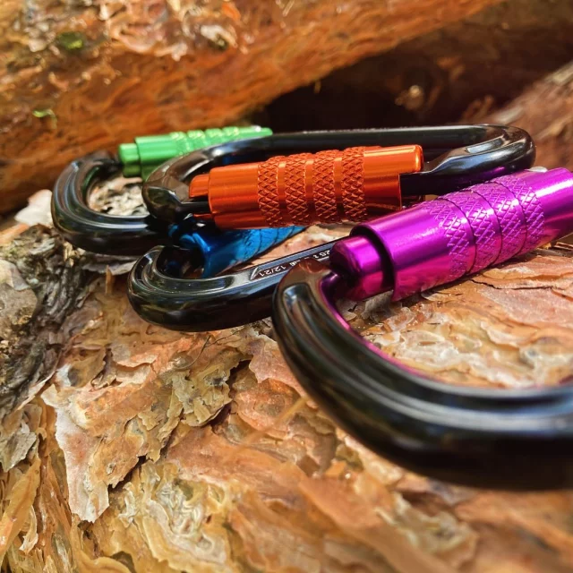 Add some colour to your kit with a Harkie karabiner or two ✨🧡✨💚✨💜✨💙

🔗 Hit the link in the bio to go shopping

#harkie #harkieglobal #karabiner #carabiner #arblife #arboriculture #arbgear #climbing #treesurgeon #arboristsofinstagram #arborist #forestry #treesurgery #climbingarborist #arboristgear