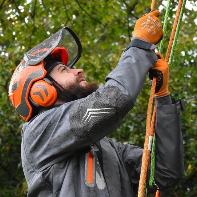 Extremely waterproof, breathable and durable - you can't go wrong with a DEFIANCE

Made with RainBlok - providing Class 4:4 waterproofness and breathability 

🌧️🌨️

🔗 Check out the latest reviews by hitting the link in our bio today

#harkie #harkieglobal #arborist #arboristsofinstagram #arboriculture #forestry #treesurgeon #treesurgery #treeclimber #treecutting #climbing #treecare #outdoorlifestyle #arbgear #arblife #outdoorclothing #waterproof #waterproofclothing