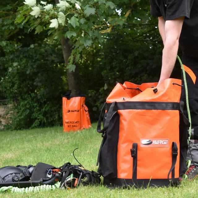 Whether you’re after an Emergency kit or a rope bag, our bags are made using extremely durable fabric, that can withstand the elements 💧❄️

🔗 Hit the link in our bio for more information 

#harkie #harkieglobal #arblife #arboriculture #arbgear #climbing #treesurgeon #arboristsofinstagram #arborist #forestry #treesurgery #climbingarborist #arboristgear #ppe