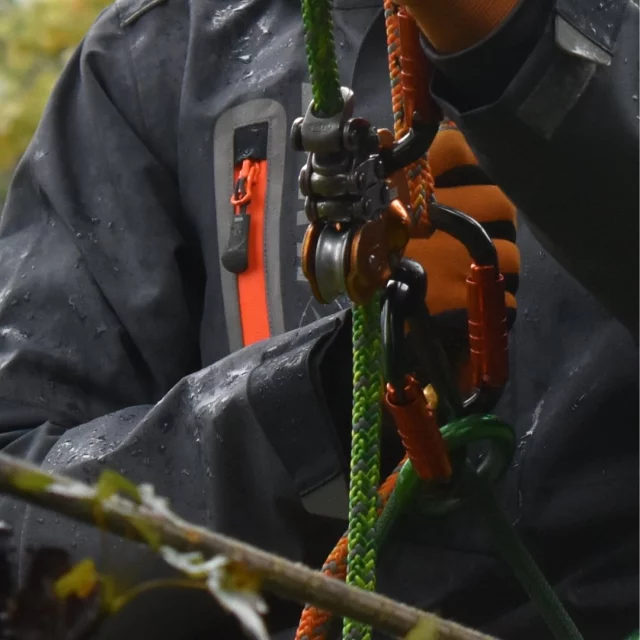 If you’re looking for unrivalled waterproofness & breathability you’ve come to the right place ☺️

💧❄️💧❄️

🔗 Compare all smocks in our range by clicking on the link in our bio 

#harkie #harkieglobal #harkiesmock #rope #arblife #arboriculture #arbgear #climbing #treesurgeon #arboristsofinstagram #arborist #forestry #treesurgery #climbingarborist #arboristgear #waterproof #waterproofclothing #ppe