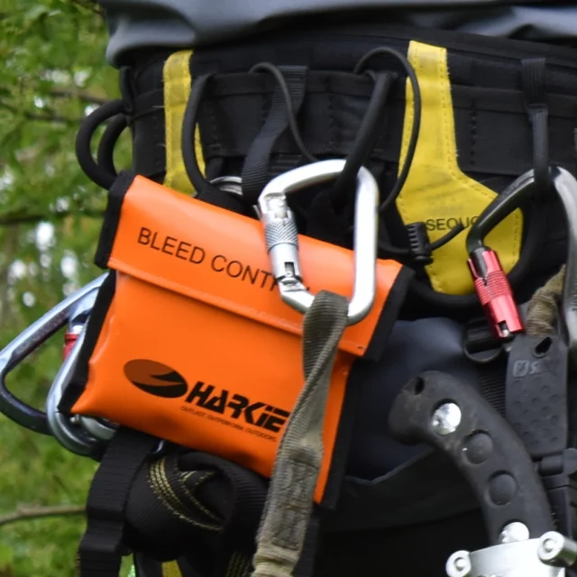 Calling all chainsaw operatives - stay prepared, with a bleed control kit.

Hopefully you'll never need it, but it provides everything you need to be able to deal with a bleed quickly & effectively.

Available with Celox granules or Celox gauze.

🔗Visit the link in our bio for more information.

#harkie #harkieglobal #arborist #arboristsofinstagram #arboriculture #forestry #treesurgeon #treesurgery #treeclimber #treecutting #climbing #treecare #outdoorlifestyle #arbgear #arblife